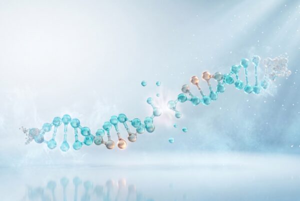 Chaîne peptidique en cours de dégradation moléculaire dans une atmosphère cryogénique